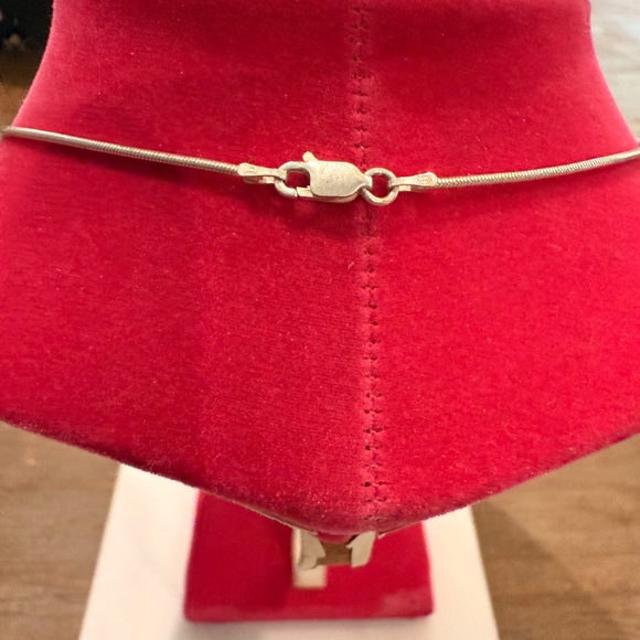 Modern Silver Pendant with Pearl and Chain - Picture 2 of 5